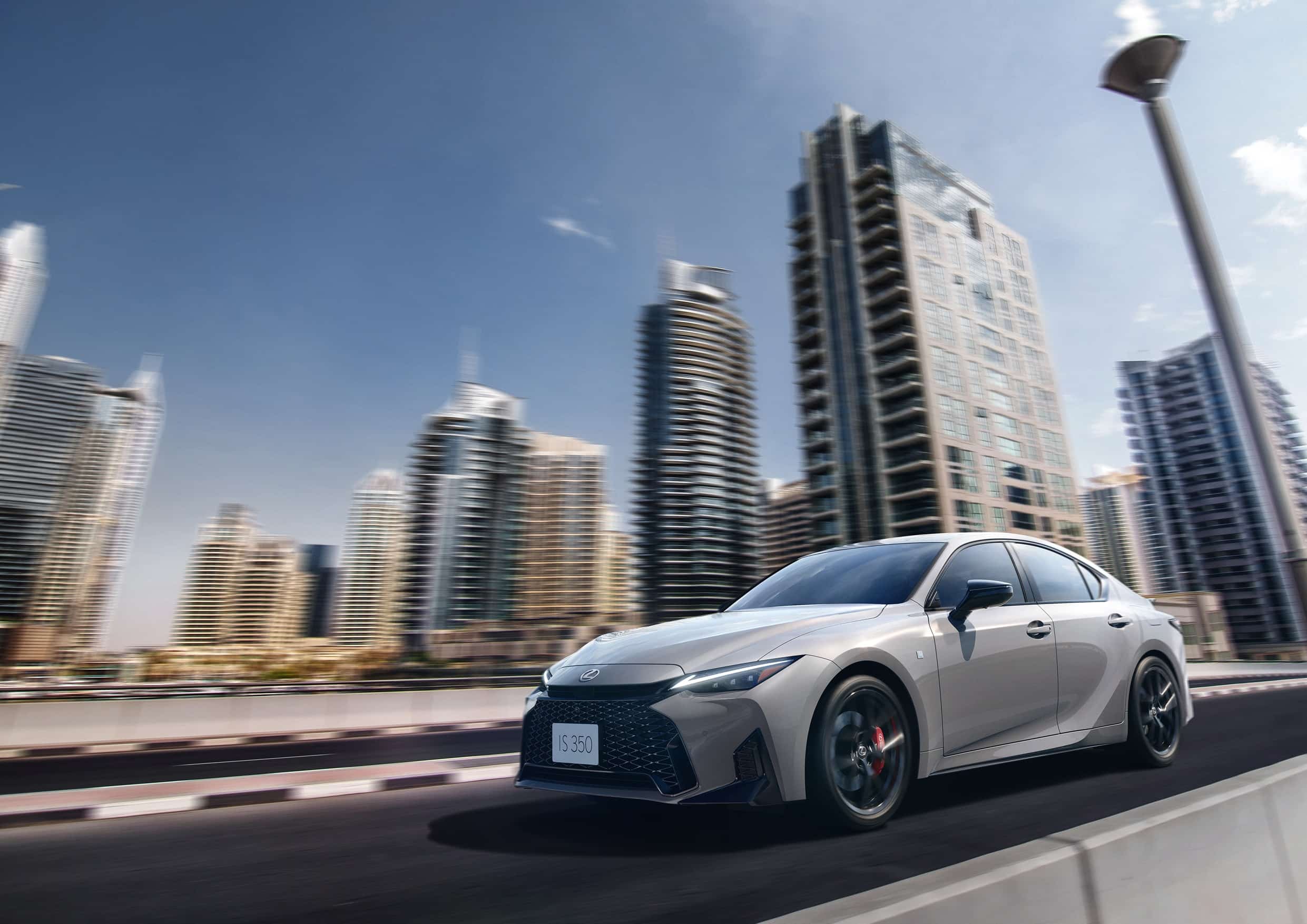 التصميم الخارجي الجديد لسيارة لكزس IS350 